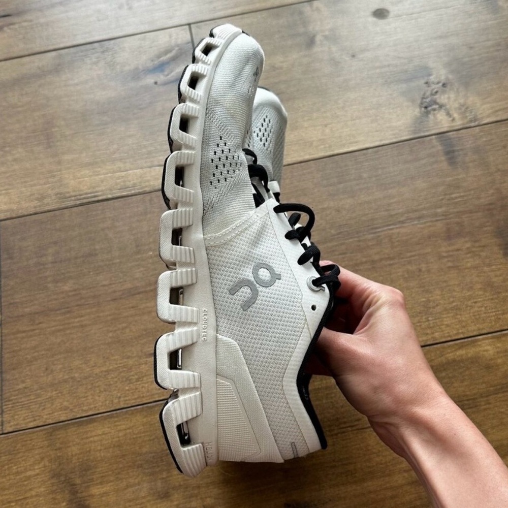 On Running Cloud,  White and Black Running Shoes size 7.5 PLEASE READ BELOW - Picture 4 of 12